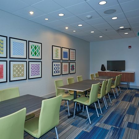 Holiday Inn Express & Suites St. John'S Airport By Ihg Εξωτερικό φωτογραφία